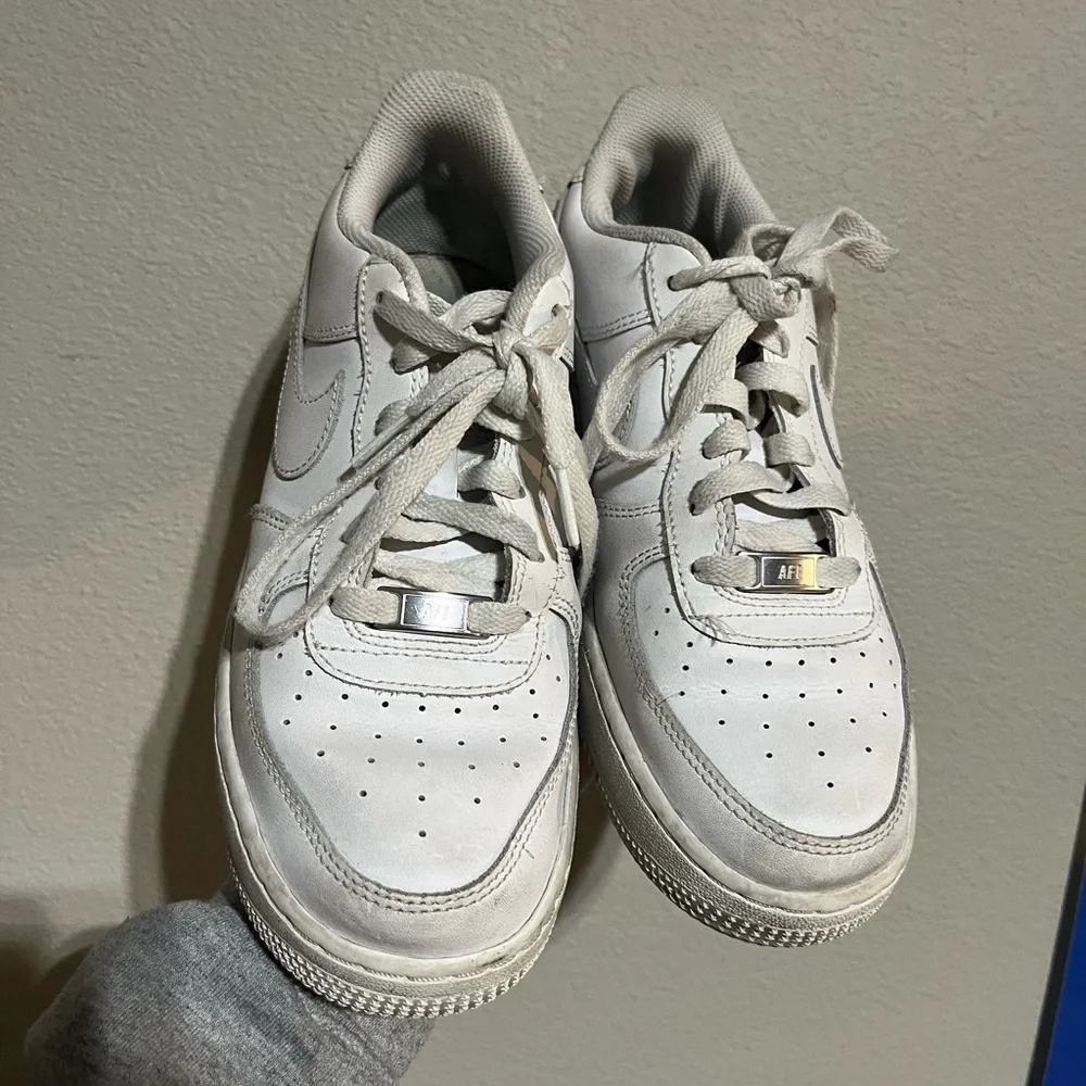 Nike Air Force 1's triple white low top youth sneakers size 6.5Y‎